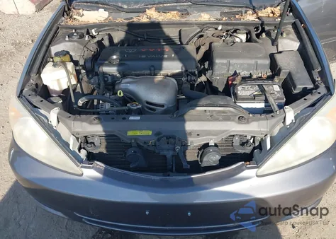 2004 Toyota Camry Le z USA, uszkodzony, nr VIN 4T1BE32K24U812615